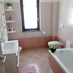 Rosa Con Piscina *