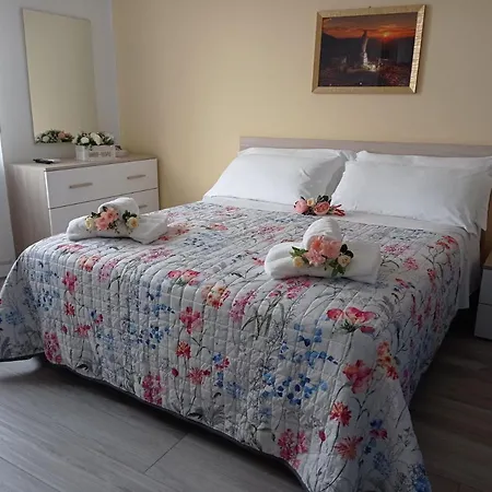 Matrimoniale Open Space In Apartment *